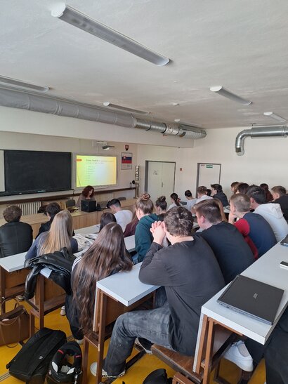 Možnosti uplatnenia absolventov na trhu práce