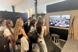 Zväčšiť fotografiu - 2. e nazrela do budúcnosti trenčína: odborná exkurzia v projekte nová merina