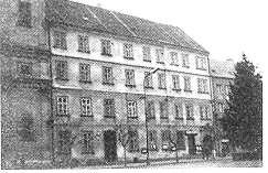 historický pohľad na budovu